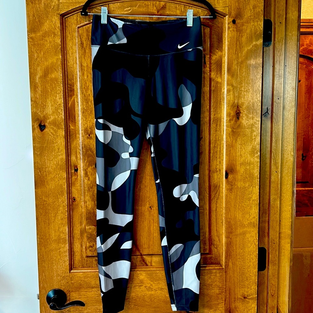 Nike camouflage leggings